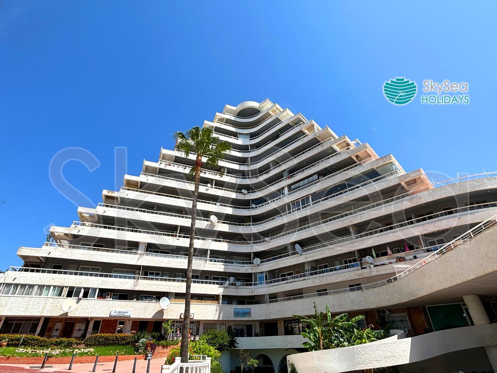 Skysea Benalmadena Puerto Marina Apartment Exterior photo